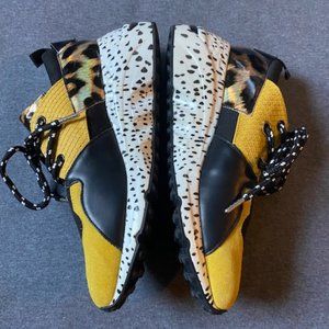 STEVE MADDEN CLIFF SNEAKERS **NEVER WORN**